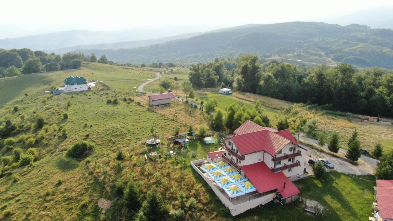 Pensiune Runcu Stone Exterior photo